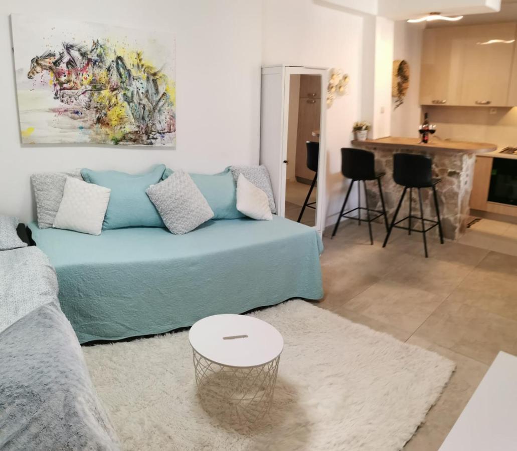 Near Beach Studio Kastela Ngoại thất bức ảnh